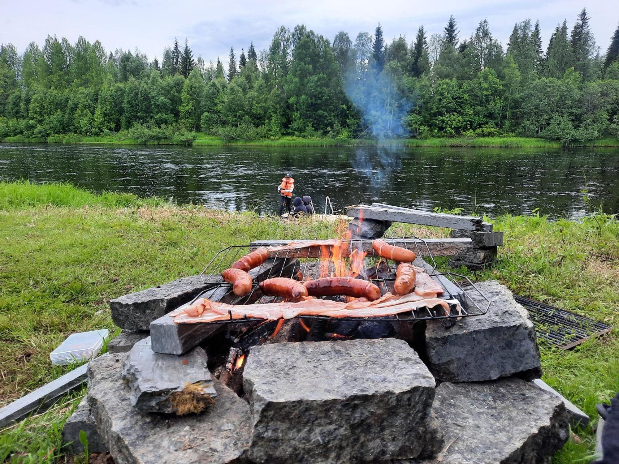 Lapin Villa Hiisi Joen Rannalla Ranua Exteriör bild