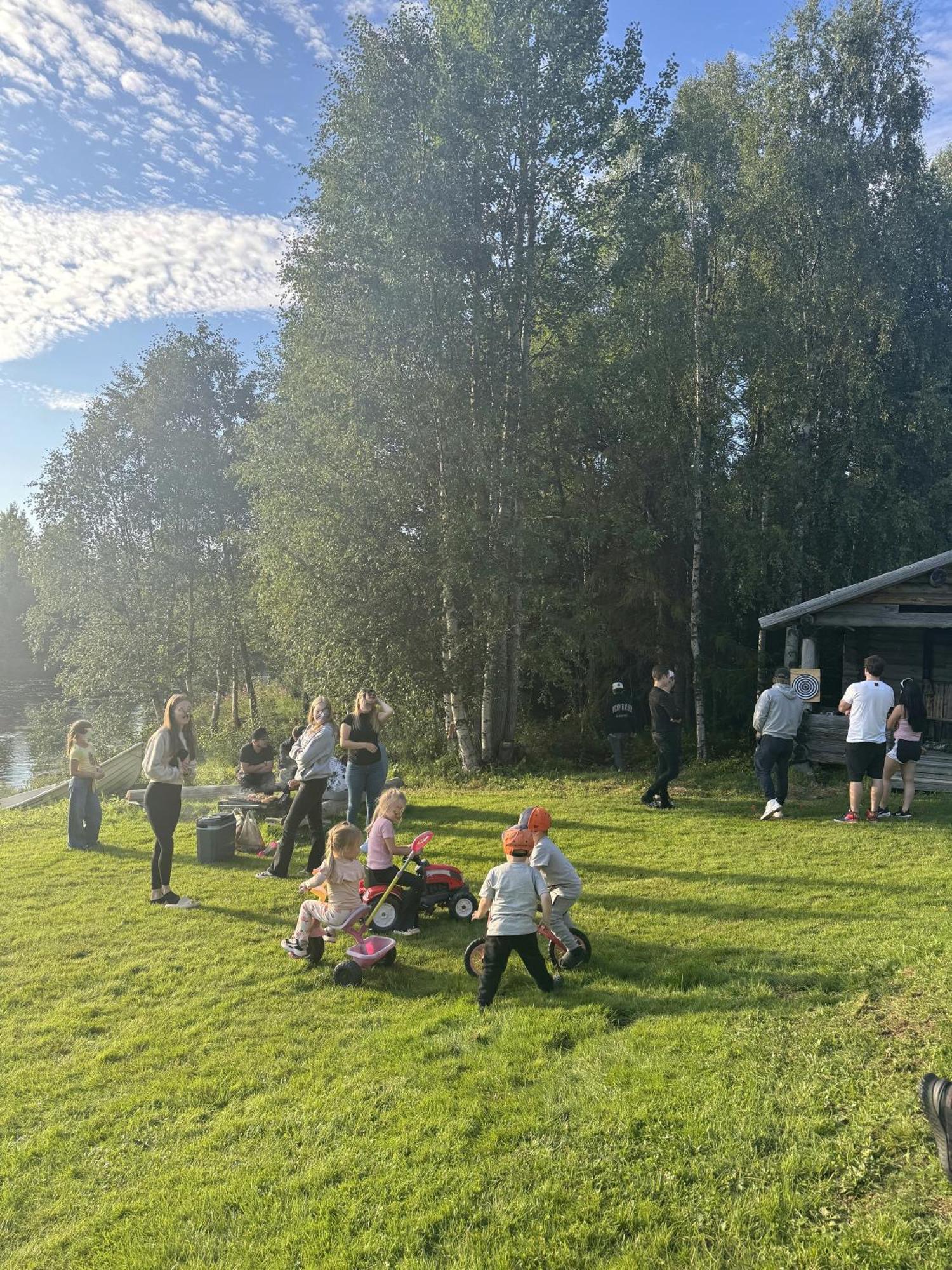 Lapin Villa Hiisi Joen Rannalla Ranua Exteriör bild